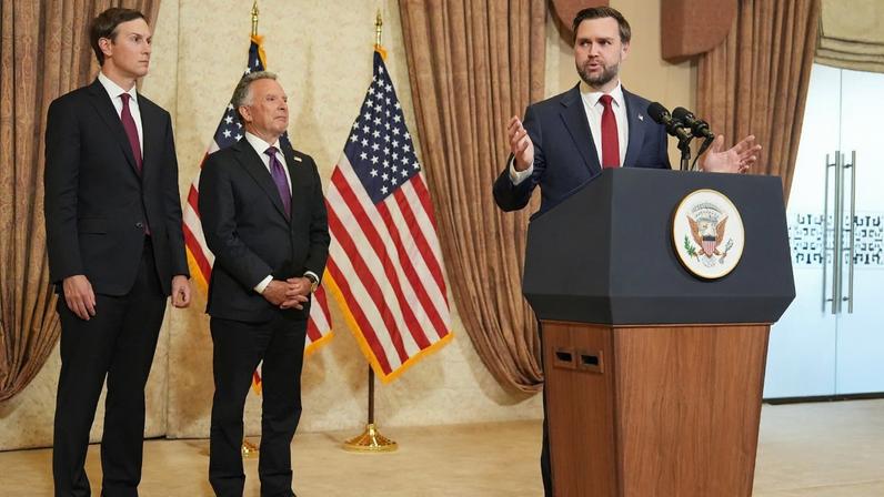 JD Vance, vice-presidente americano, fala sobre fim da negociação de paz com o Irã, no Paquistão