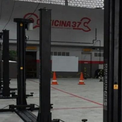 Espaço em São Paulo permite que clientes consertem seus carros