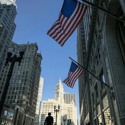 Estoques empresariais dos EUA caem inesperadamente em janeiro