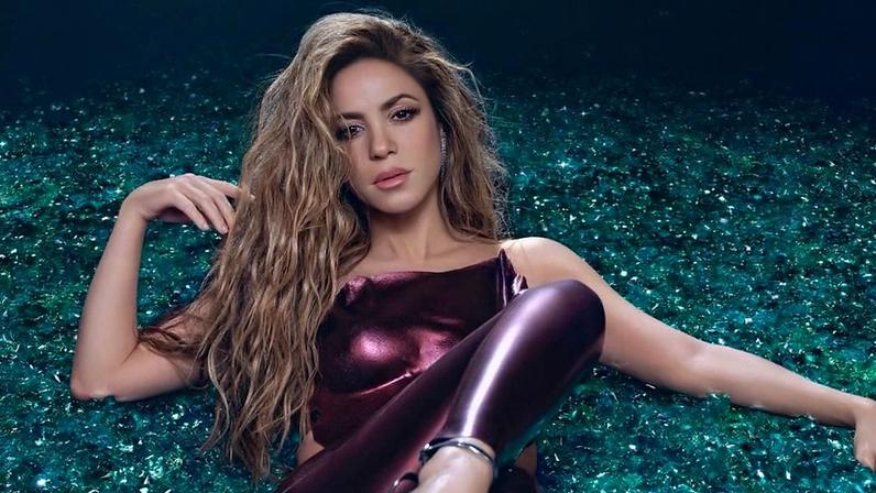 Shakira em uma das versões da capa do álbum 'Las Mujeres Ya No Lloran', lançado este mês
