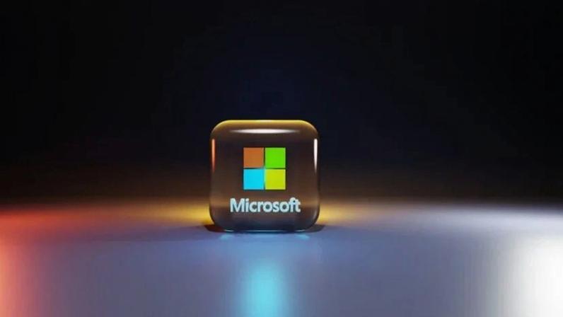 Microsoft x Google: ações valorizaram menos desde 2023, mas receita da companhia cresceu mais.