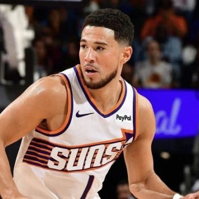 Devin Booker alcança marca de Michael Jordan e Kobe Bryant