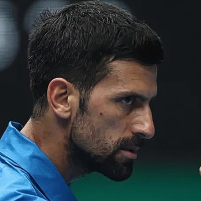Djokovic vira dúvida no Madrid Open por novo problema físico