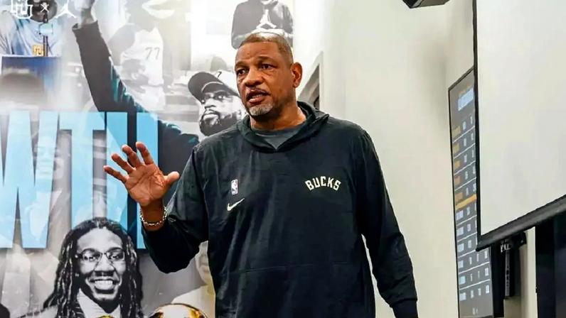 Jogadores do Bucks perdem confiança em Doc Rivers