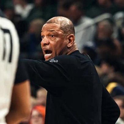 GM do Bucks explica por que não demitiu Doc Rivers