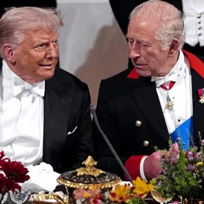 Rei Charles visita EUA em meio à pior crise entre Washington e Londres