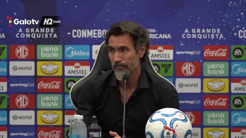 Treinador não ficou satisfeito com a performance da equipe mesmo com a vitória sobre o Juventud-URU, pela Sul-Americana, e cobrou uma mudança de postura dos jogadores do Galo.