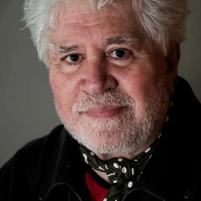 Almodóvar diz não saber contar história sobre pessoas absolutamente felizes