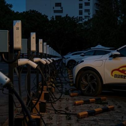 Apenas um terço dos brasileiros quer dirigir carros elétricos, aponta estudo