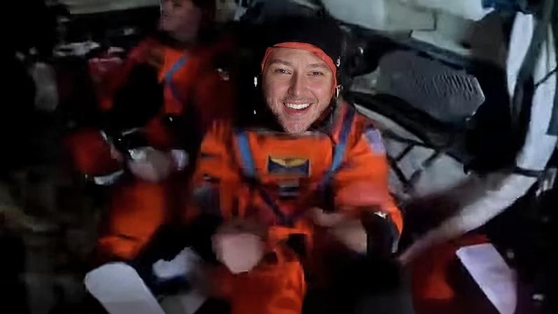 Astronautas celebraram com entusiasmo a chegada à Terra