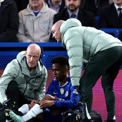Estêvão negocia com Chelsea e volta ao Brasil para tratar lesão