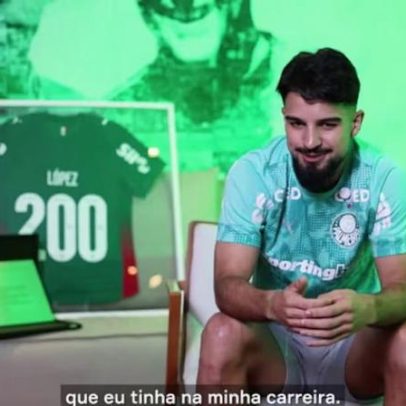 Flaco recebe surpresa ao alcançar 200 jogos pelo Palmeiras