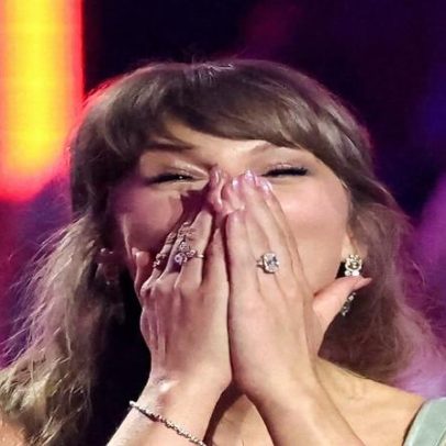 Taylor Swift revela data e local de casamento com Travis Kelce, segundo revista