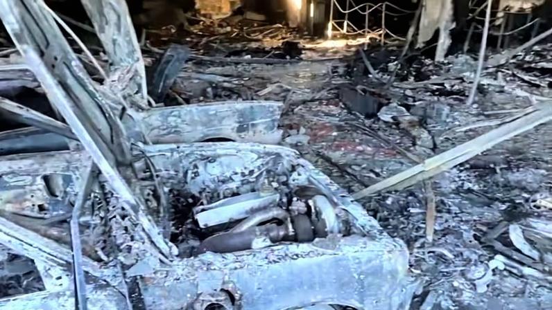 Pai de MC Gui fica queimado ao resgatar macaquinho de estimação do incêndio