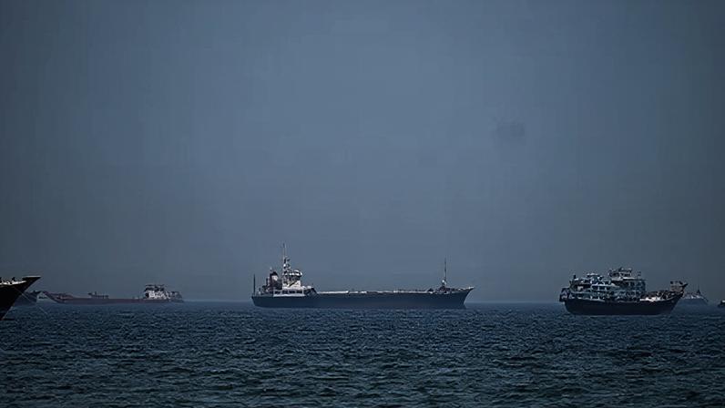 Embarcações no Estreito de Ormuz 29 de abril de 2026