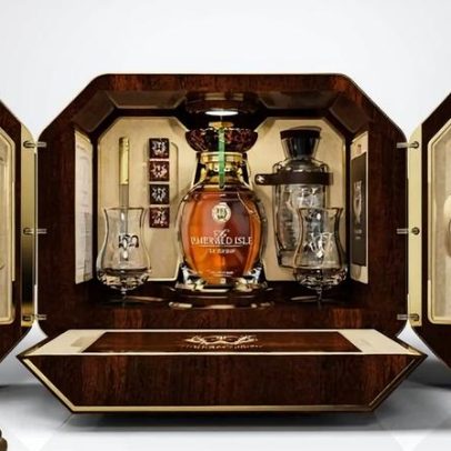 Ladrão de pub preso após roubo de conjunto de uísque Fabergé em Soho