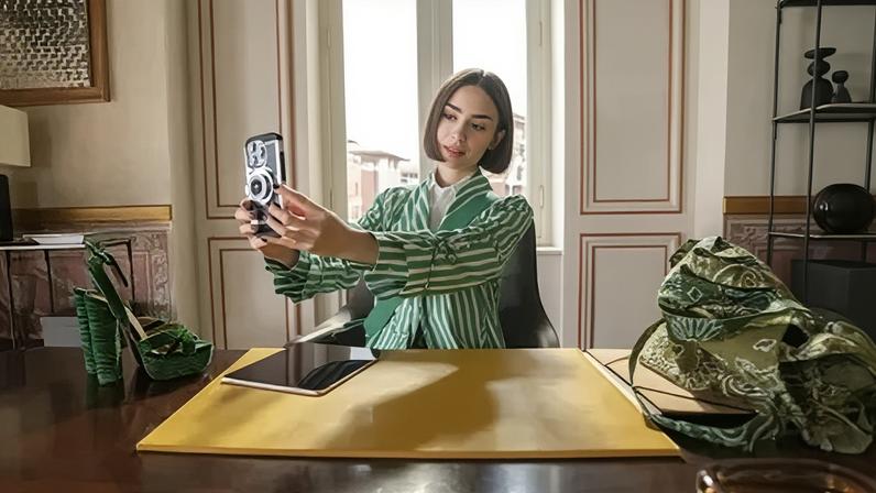 Lily Collins na quinta temporada de "Emily em Paris"