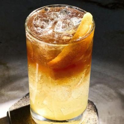 Receita de Espresso Tonic combinando café e água tônica