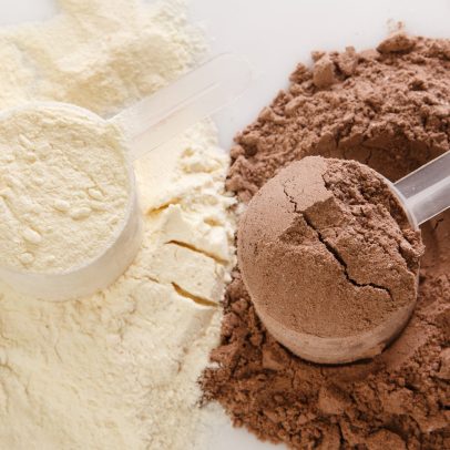 Especialista explica as diferenças entre whey isolado e concentrado