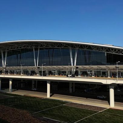 Passageira morre após queda de saguão de aeroporto
