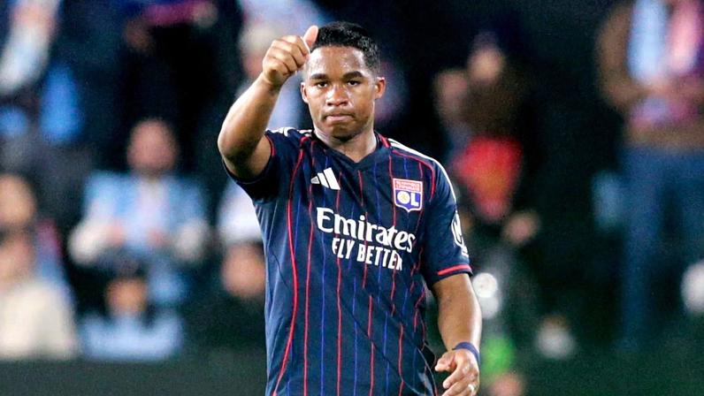 Técnico do Lyon cobra mais de Endrick após sequência ruim