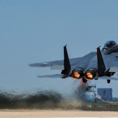 Pilotos sul-coreanos tentam fotografar durante voo e se envolvem em incidente