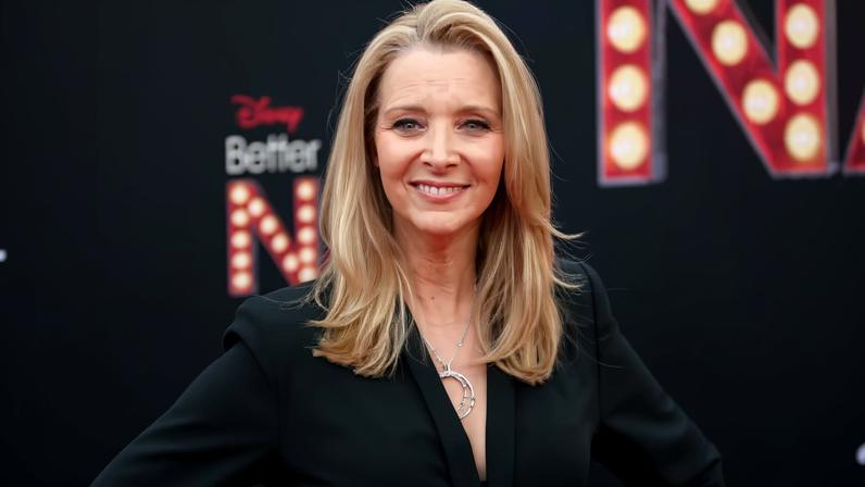 Lisa Kudrow diz que roteiristas de Friends discutiam fantasias sobre atrizes
