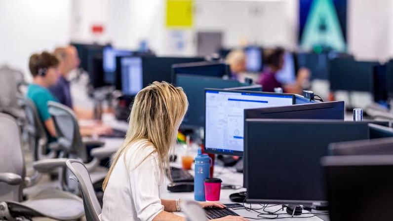 Agente de IA Junior custa US$ 2 mil/mês e avança em empresas