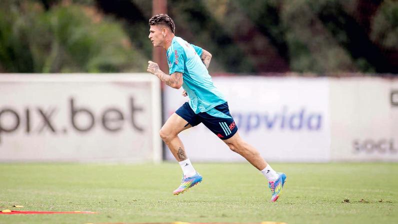 Carrascal é suspenso por quatro jogos, mas pode atuar em Bragantino x Flamengo