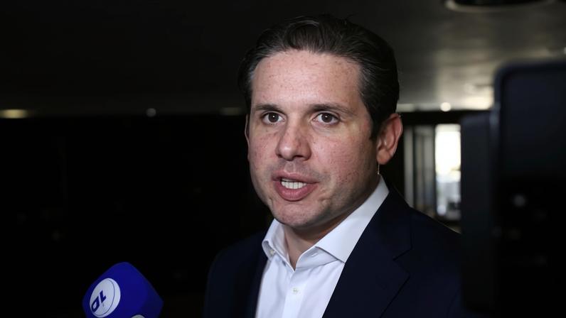 Motta disse avaliar nomes para a relatoria da PEC 6x1