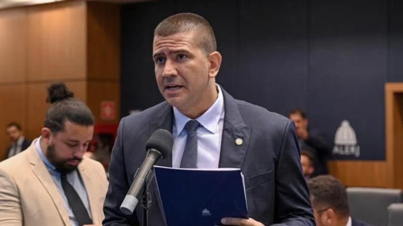Douglas Ruas é escolhido presidente da Alerj em eleição esvaziada pela oposição