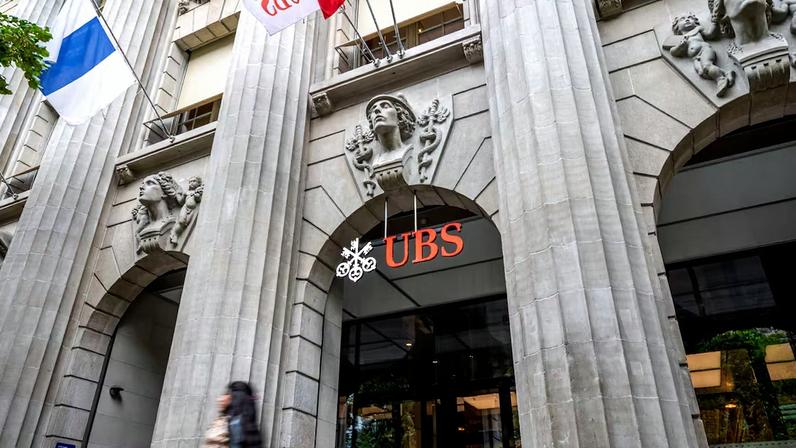 UBS vê interesse contínuo por IA, mas diz que mercado entra em fase mais seletiva, com foco em resultados e monetização (Foto: Pascal Mora/Bloomberg)