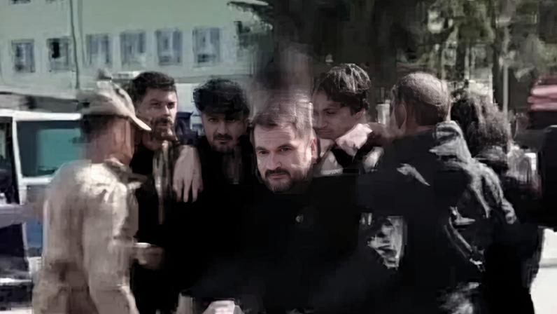 Homem invade escola na Turquia e atira em estudantes e professores