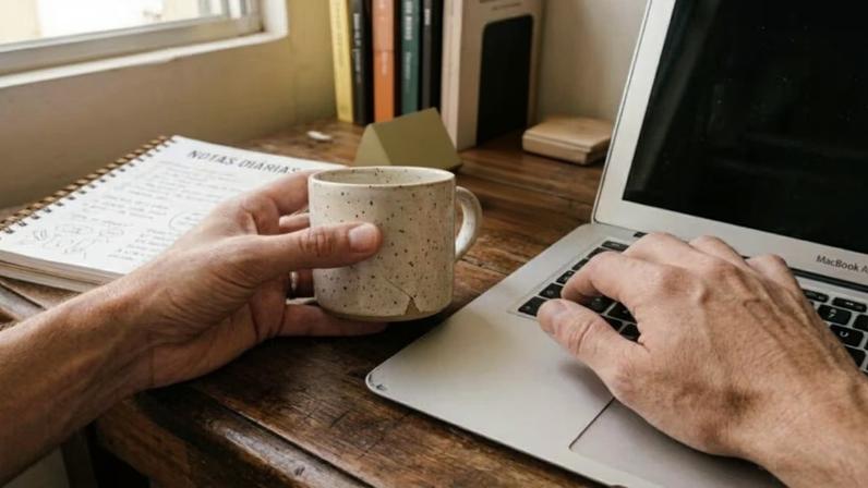 Desculpas a objetos inanimados indicam empatia elevada, dizem psicólogos