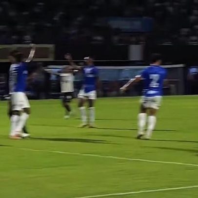 Lingard marca o primeiro e garante vitória do Timão