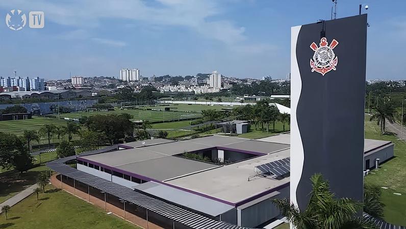 Gaviões da Fiel cobra elenco do Corinthians no CT Joaquim Grava em meio à má fase da equipe