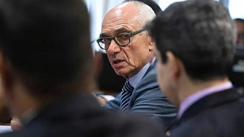 Na imagem, o ex-presidente da Vale Fábio Schvartsman durante sessão da CPI de Brumadinho, em foto de março de 2019