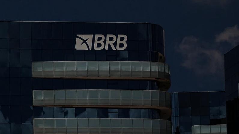 Fachadas dos prédios do Banco do Brasil, Correios, BRB, APEX, Correios-CAPES- SENAI-CNC-SESI.