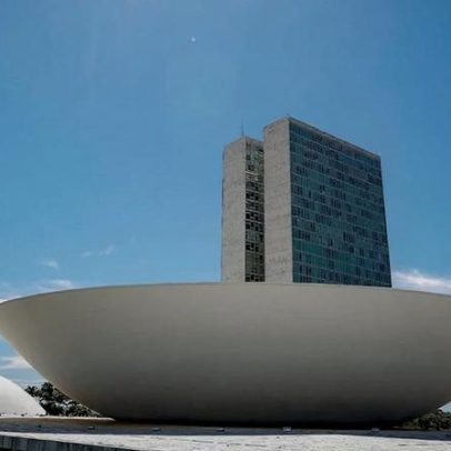 Câmara instala comissão para apurar a 6 X 1
