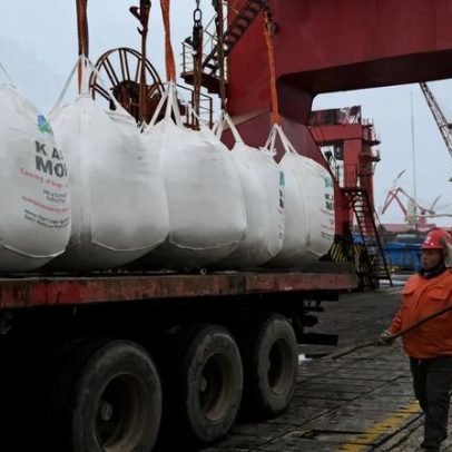 Rússia usa crise em Ormuz para pressionar apoio com fertilizantes