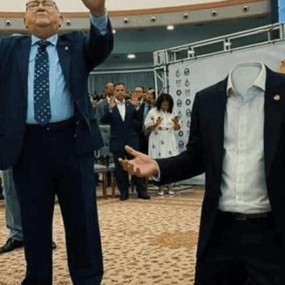 Flávio Bolsonaro recebe oração em igreja evangélica em SP