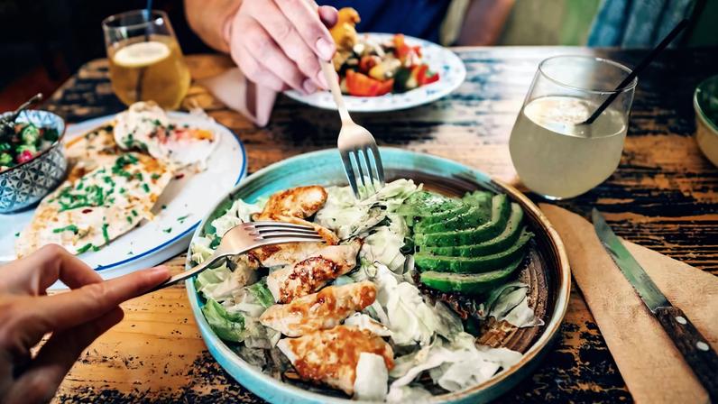 9 hábitos alimentares que desagradaram editores