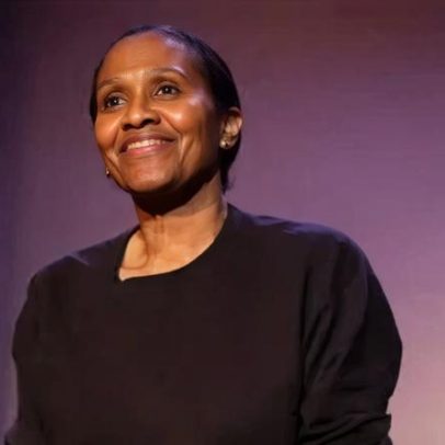Morre Dee Freeman, atriz de Dexter, aos 66 anos