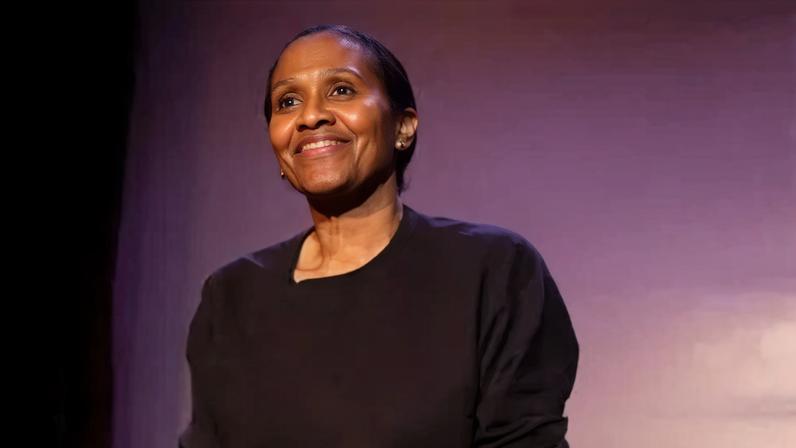 Morre Dee Freeman, atriz de Dexter, aos 66 anos