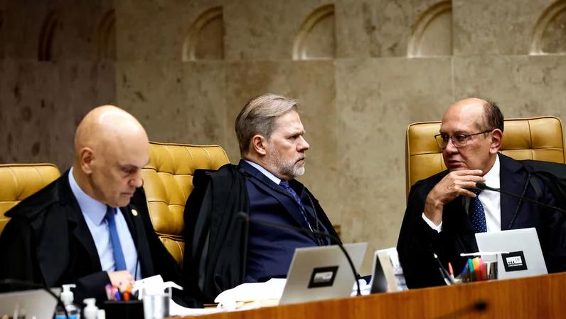 Os ministros do Supremo Tribunal Federal (STF) Alexandre de Moraes, Dias Toffoli e Gilmar Mendes foram citados no relatório da CPI do Crime Organizado