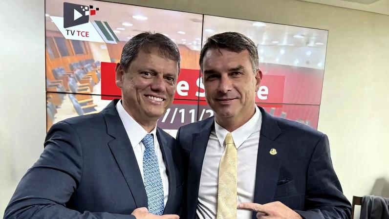 Foto: Reprodução/Twitter Flávio Bolsonaro