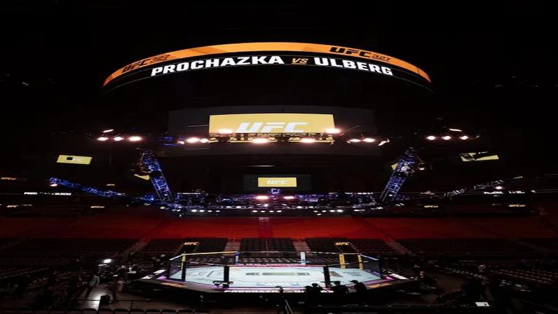 Ulberg nocauteia e conquista cinturão dos meio-pesados no UFC 327