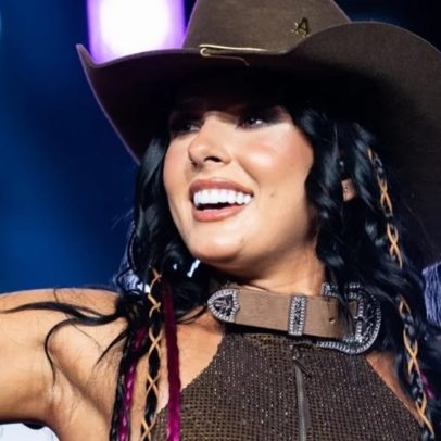 Ana Castela sofre queda antes de show em Itanhaém e vídeo viraliza