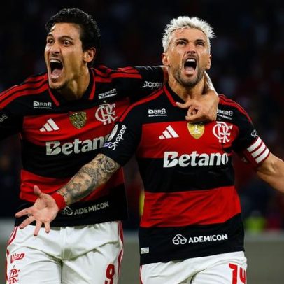 Flamengo vence Bahia e segue na cola do Palmeiras