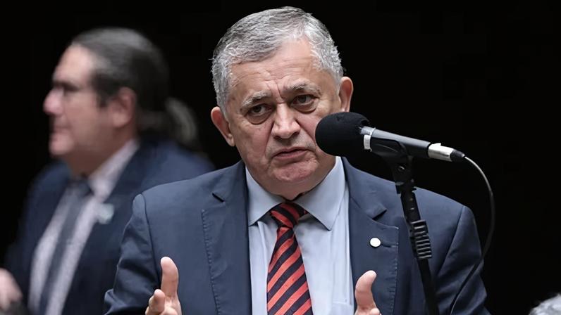 Deputado José Guimarães (PT-CE), líder do governo na Câmara